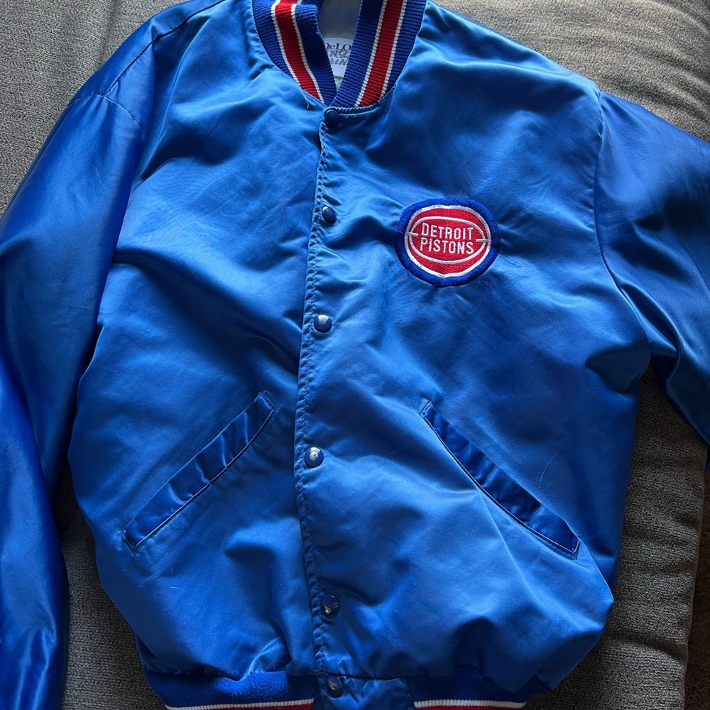 XL vintage 80s Delong Detroit Pistons satin bomber style jacket